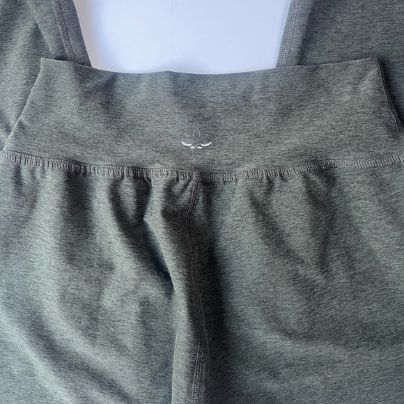 Beyond Yoga Spacedye Midi Jogger With Pockets In Green - Picture 5 of 9